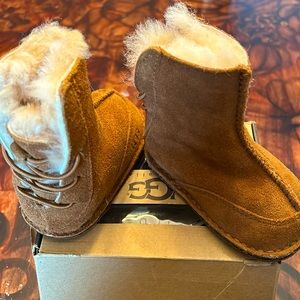 Baby Ugg boots size small (6-12 months)